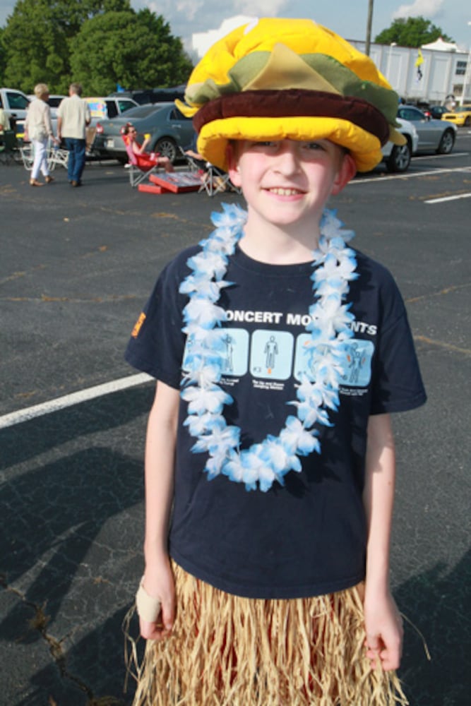 Jimmy Buffett fans gather for Atlanta concert