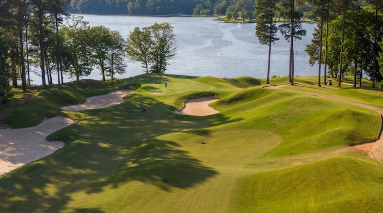Aerial view of the 15th green at Cobblestone Golf Course in Acworth. (Hyosub Shin / Hyosub.Shin@ajc.com)