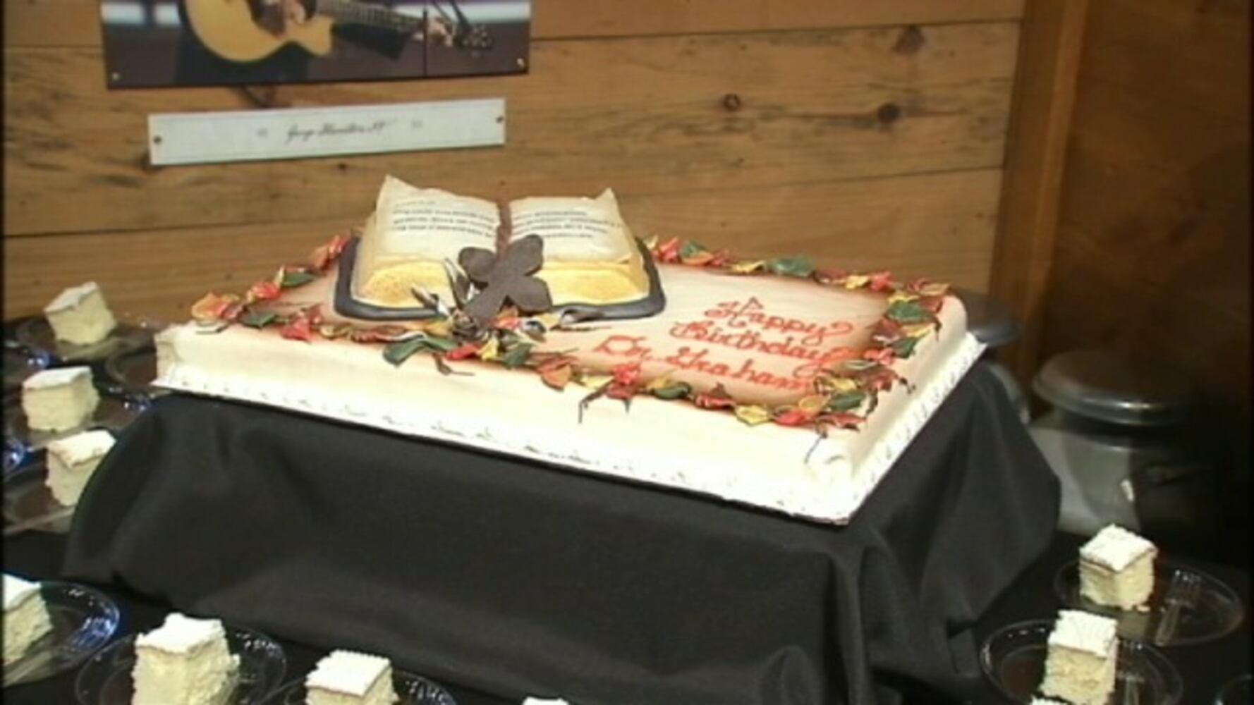 IMAGES: Scene of Billy Graham birthday celebration at Billy Graham library
