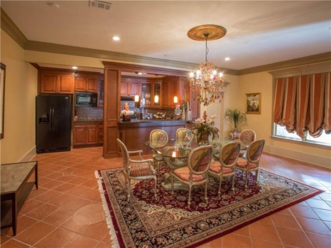 215 Bunratty Ct, Roswell, GA 30076
