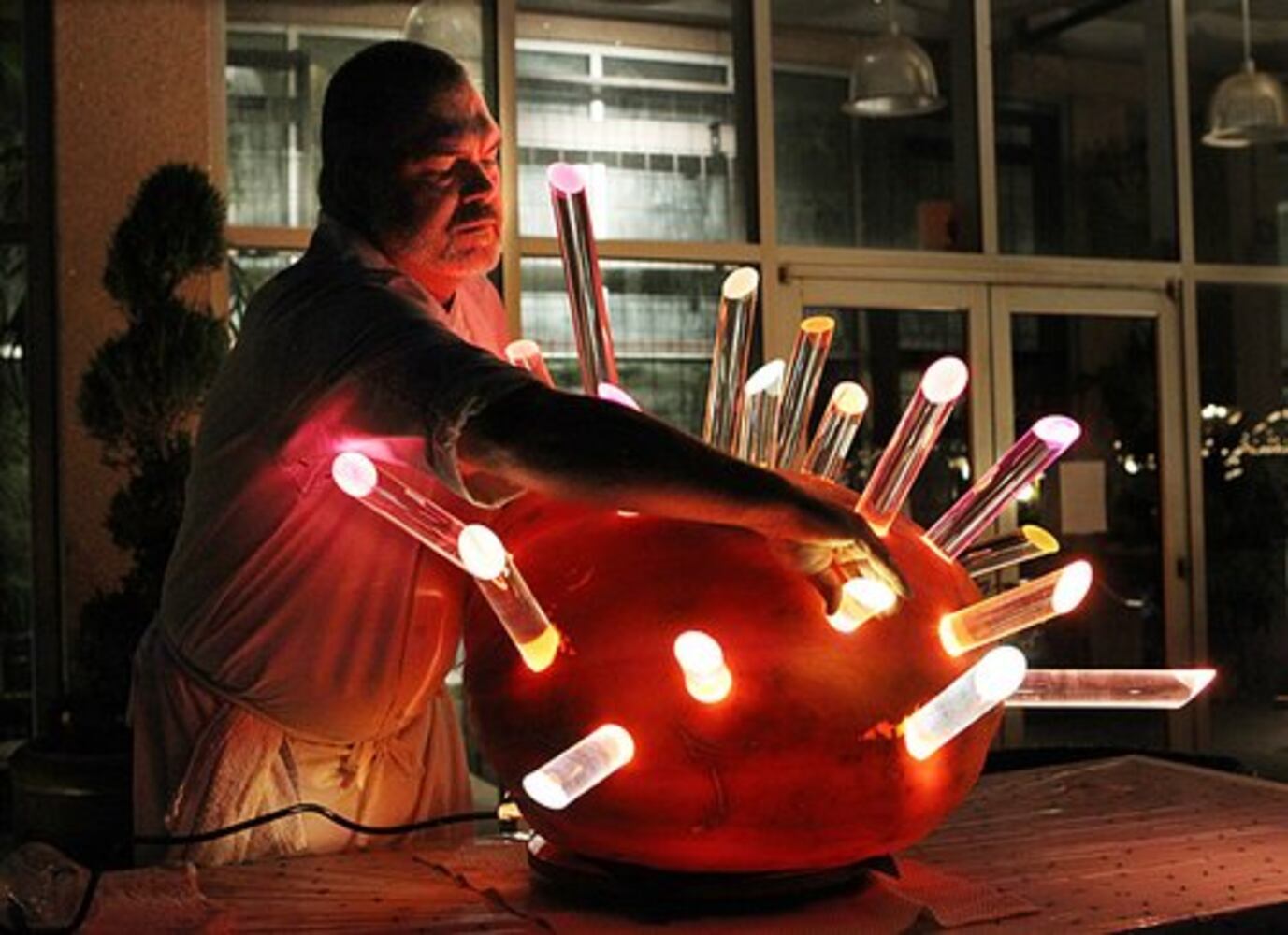 Celebrity chefs go for pumpkin carving win
