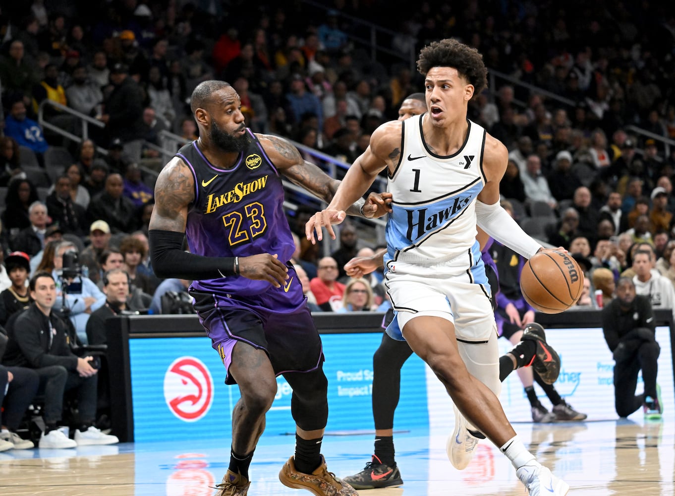 Hawks-Lakers photo