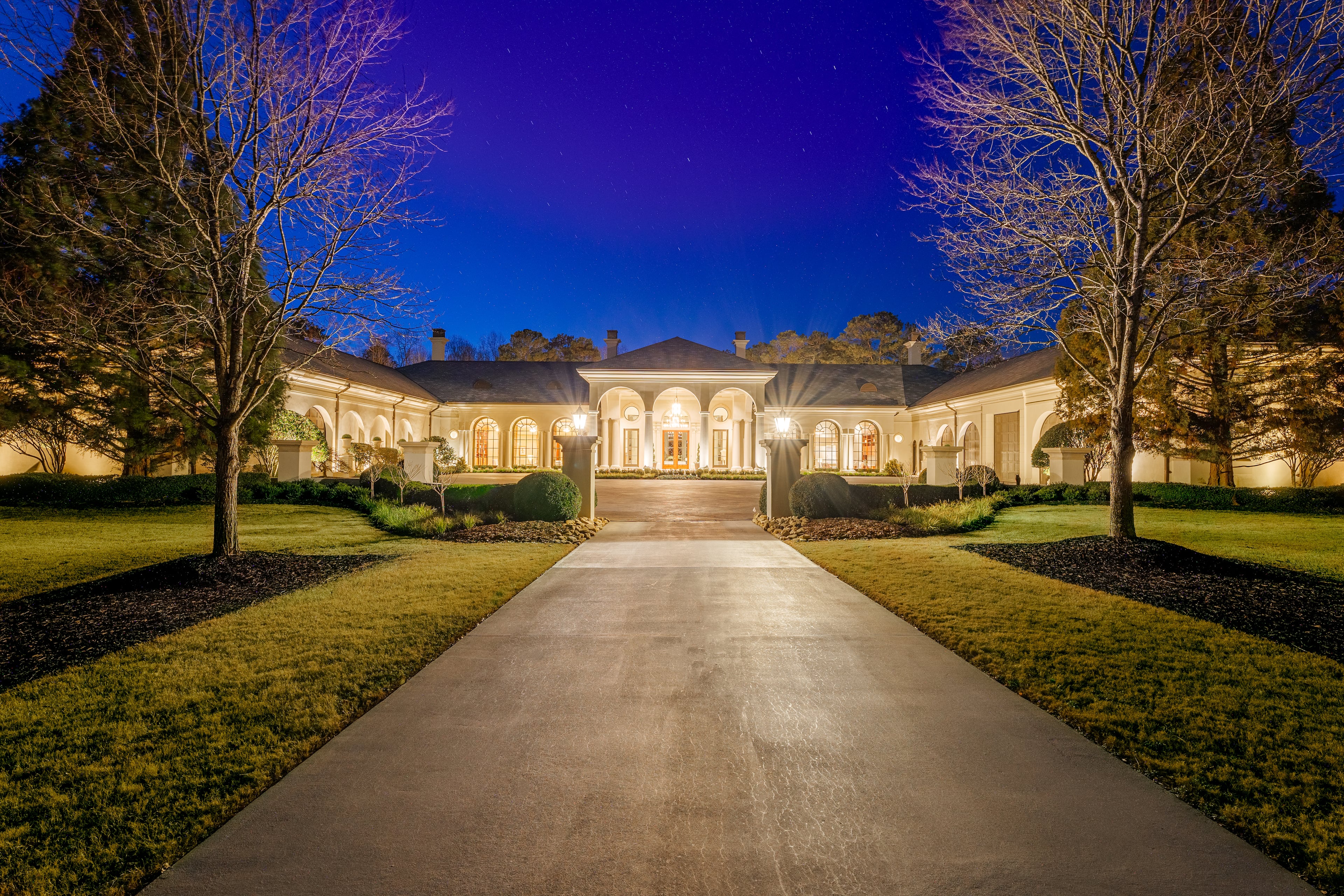 This Milton mansion is a unique find, even among Georgia’s luxury listings.
Listing by Bonnie Smith