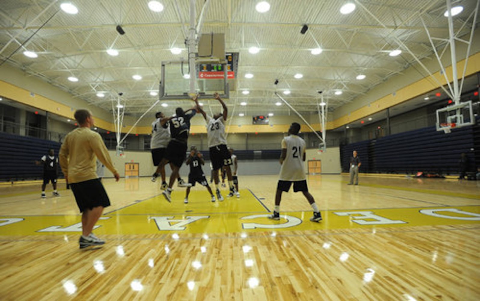 Decatur High School opens new gym