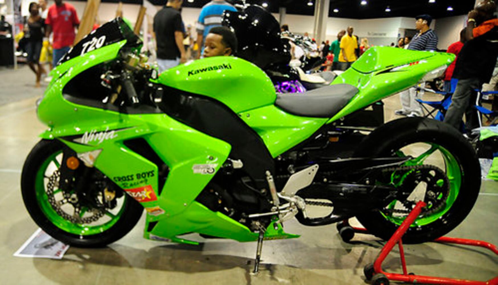 Stars jam at V103's Car & Bike show