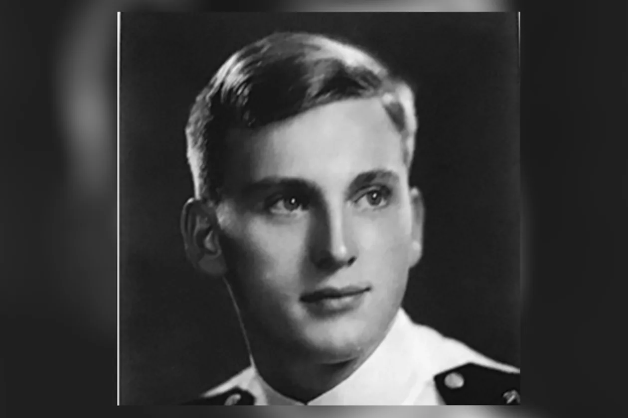 Franklyn Dailey served in the Navy in World War II. He later was a Navy aviator, then worked for several technology companies before striking out in his own business. He also wrote memoirs about his naval service and his early years.