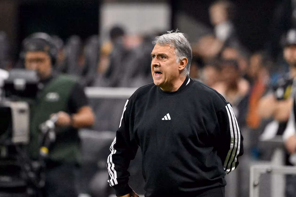Atlanta United Head Coach Gerardo "Tata" Martino shouts instructions during the second half in Atlanta United's home opener at Mercedes-Benz Stadium, Saturday, March 7, 2026, in Atlanta. Real Salt Lake won 3-2 over Atlanta United. (Hyosub Shin/AJC)