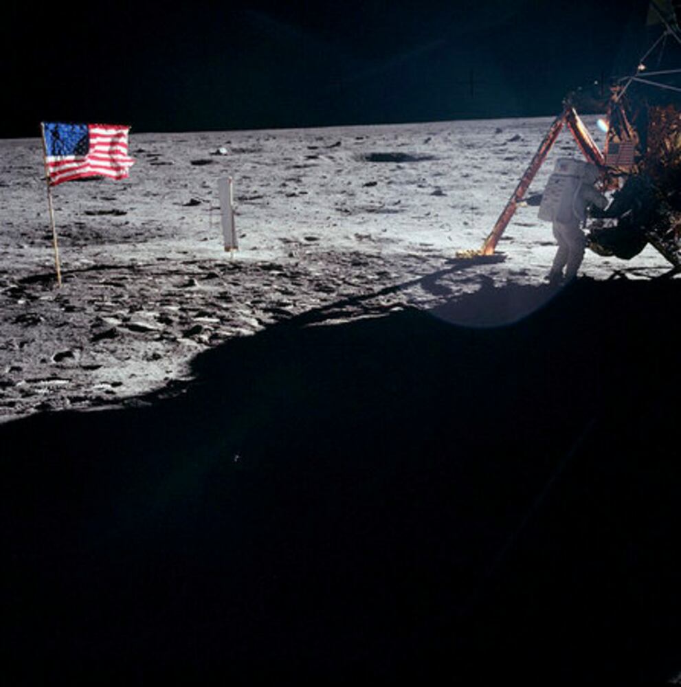 Astronaut Neil Armstrong dies