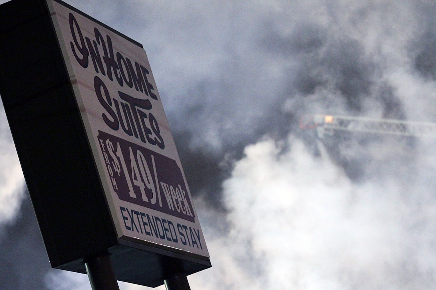 Fire destroys vacant south Fulton motel