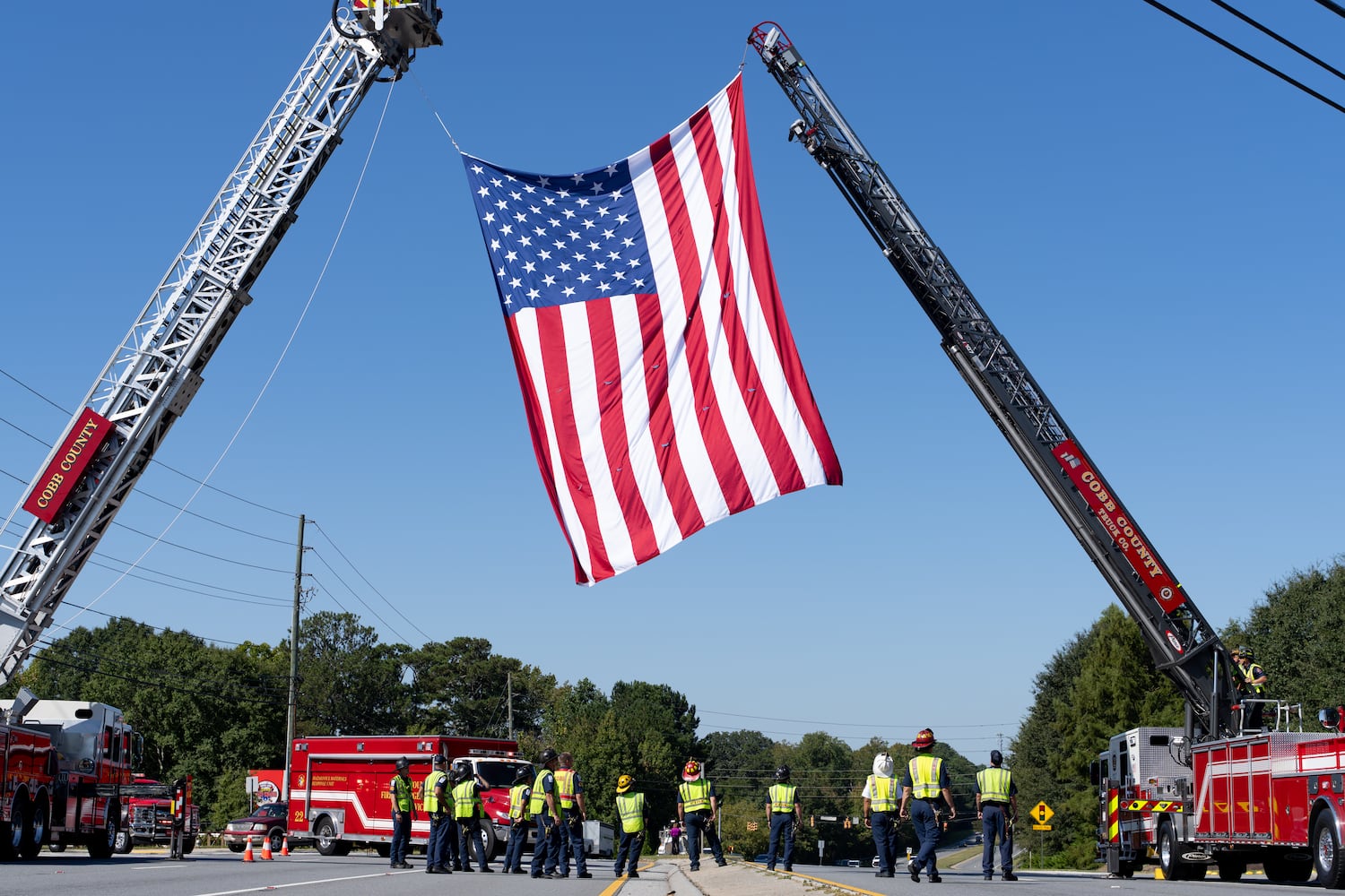 Fallen Dekalb County Firefighter Preston Fant arrives at West Cobb Funeral Home