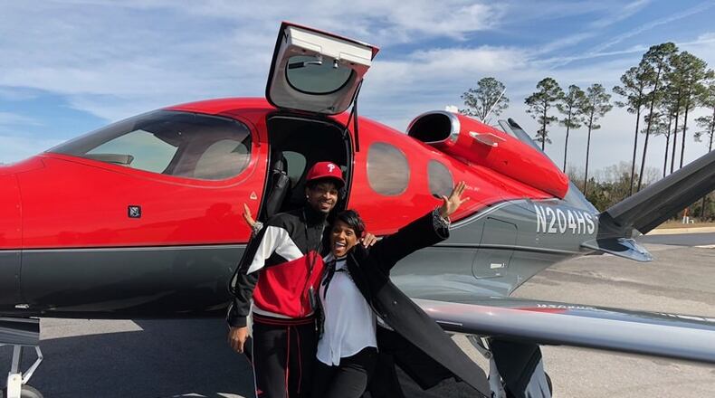 21 Savage and his mom celebrate his released on Wednesday, Feb. 13, 2019.