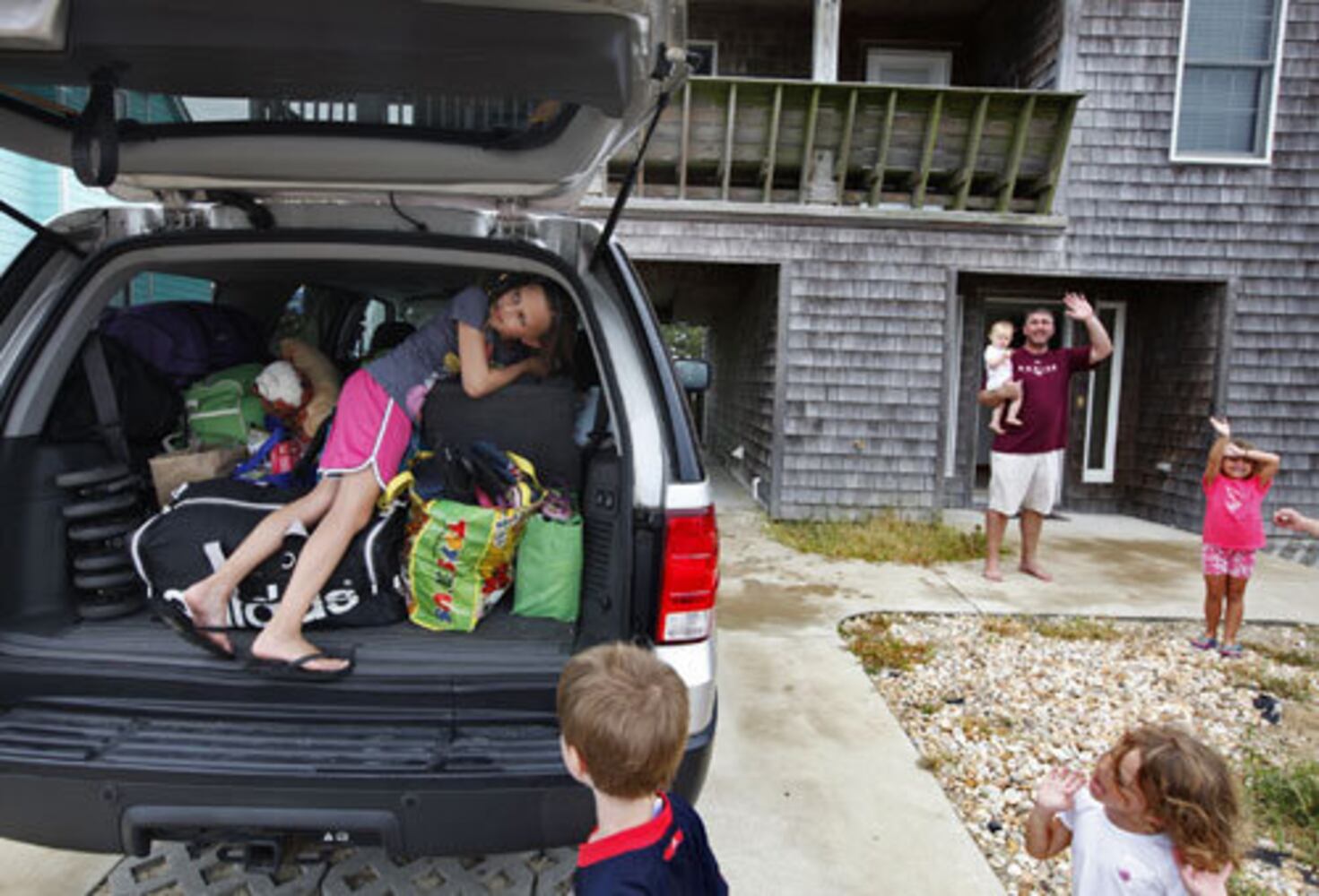 Hurricane Irene pounds North Carolina