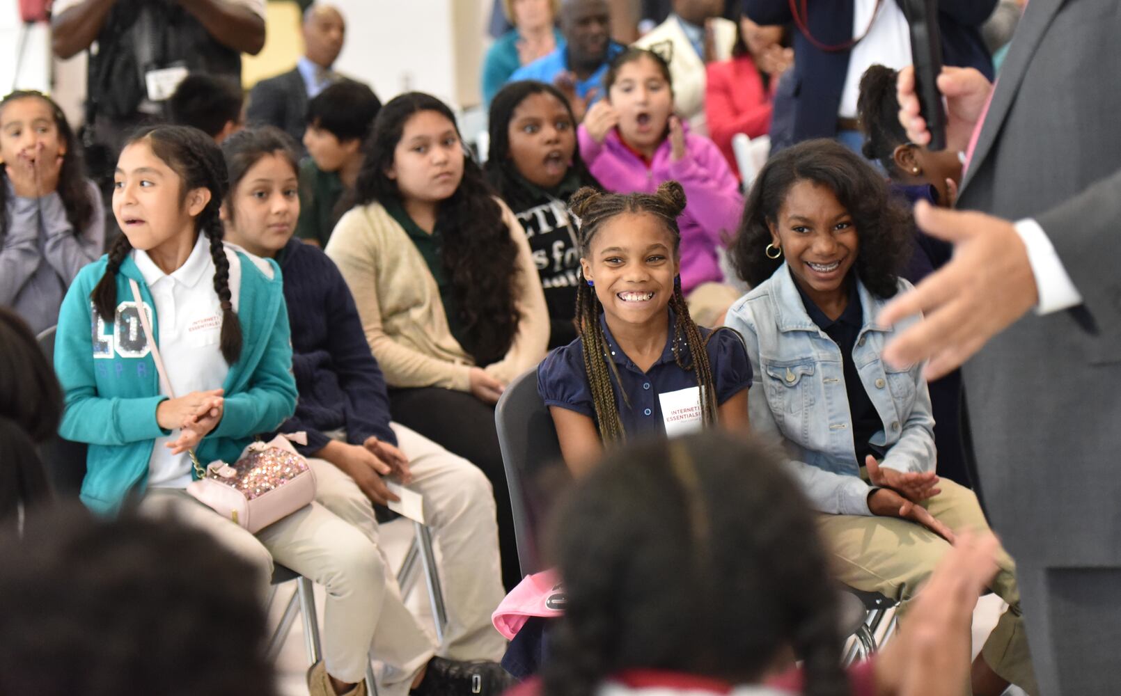 Comcast gives Clayton County students free computers