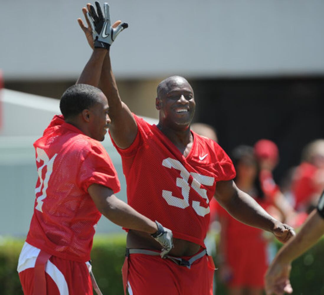 Bulldogs battle in G-Day scrimmage