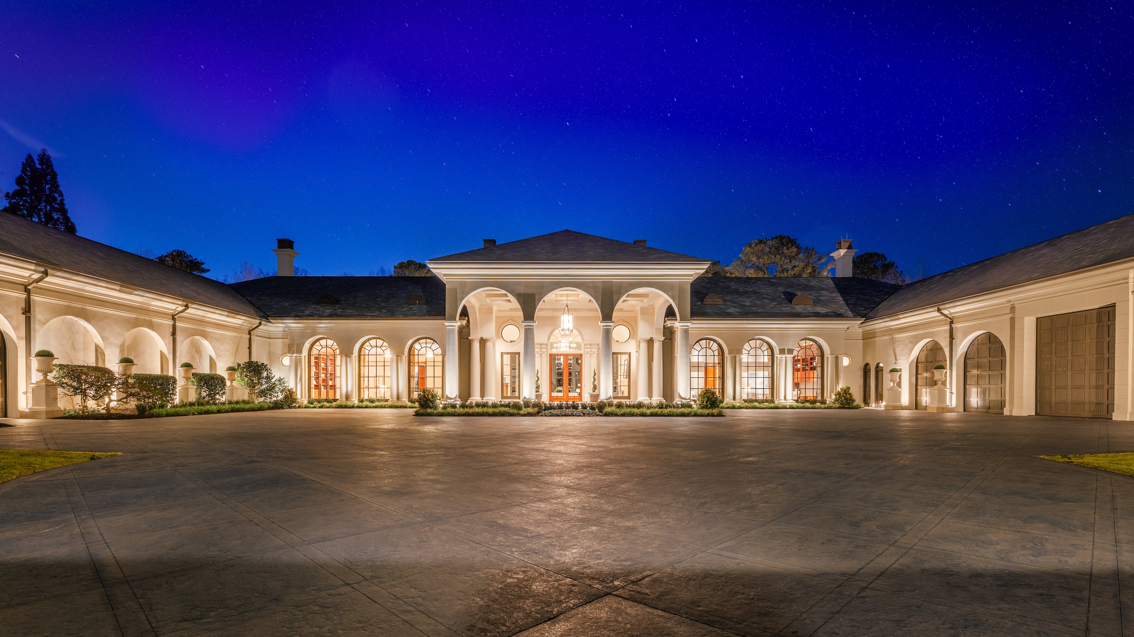 This Milton mansion is a unique find, even among Georgia’s luxury listings.
Listing by Bonnie Smith