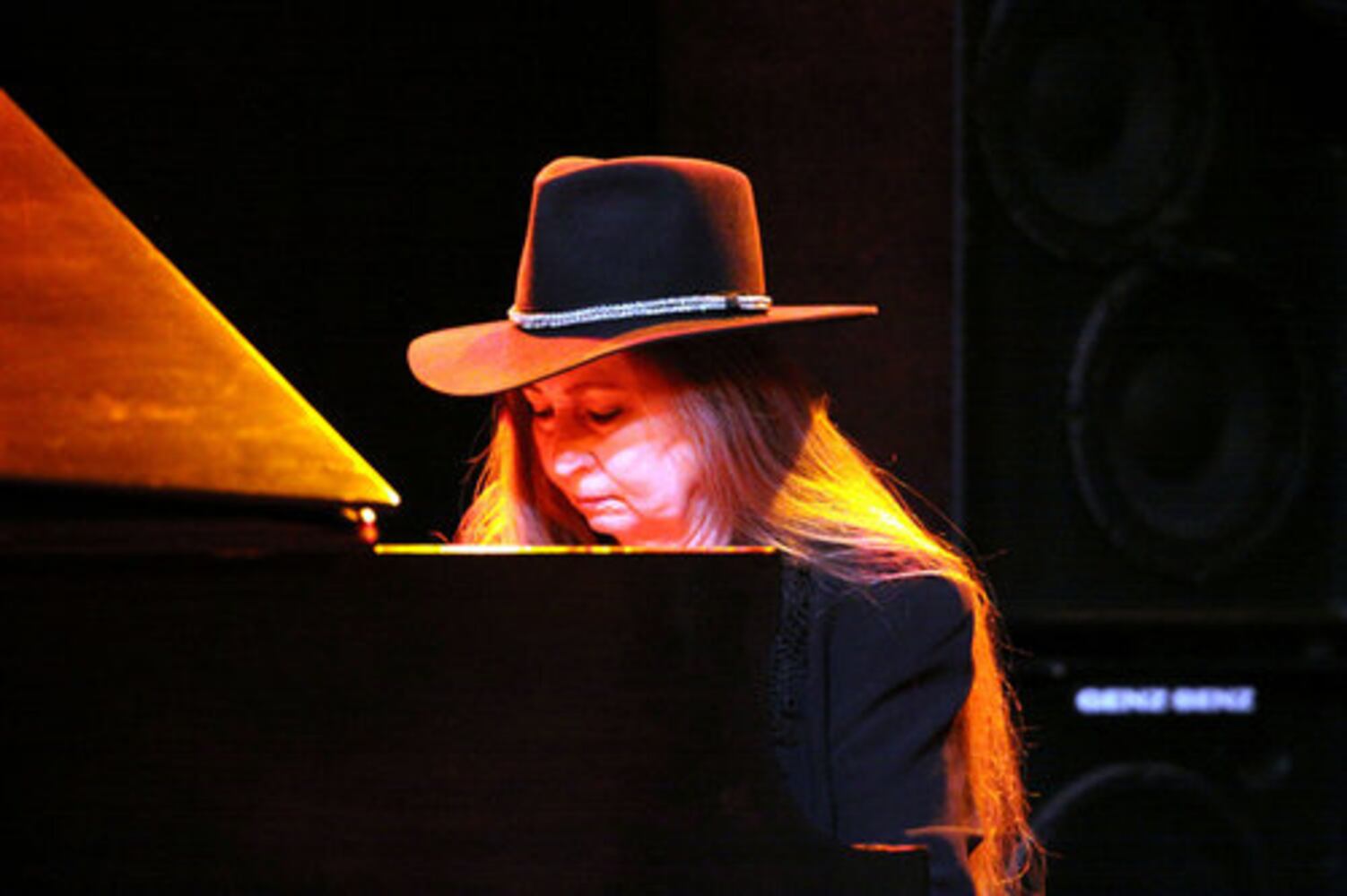 Willie Nelson jams at the Tabernacle