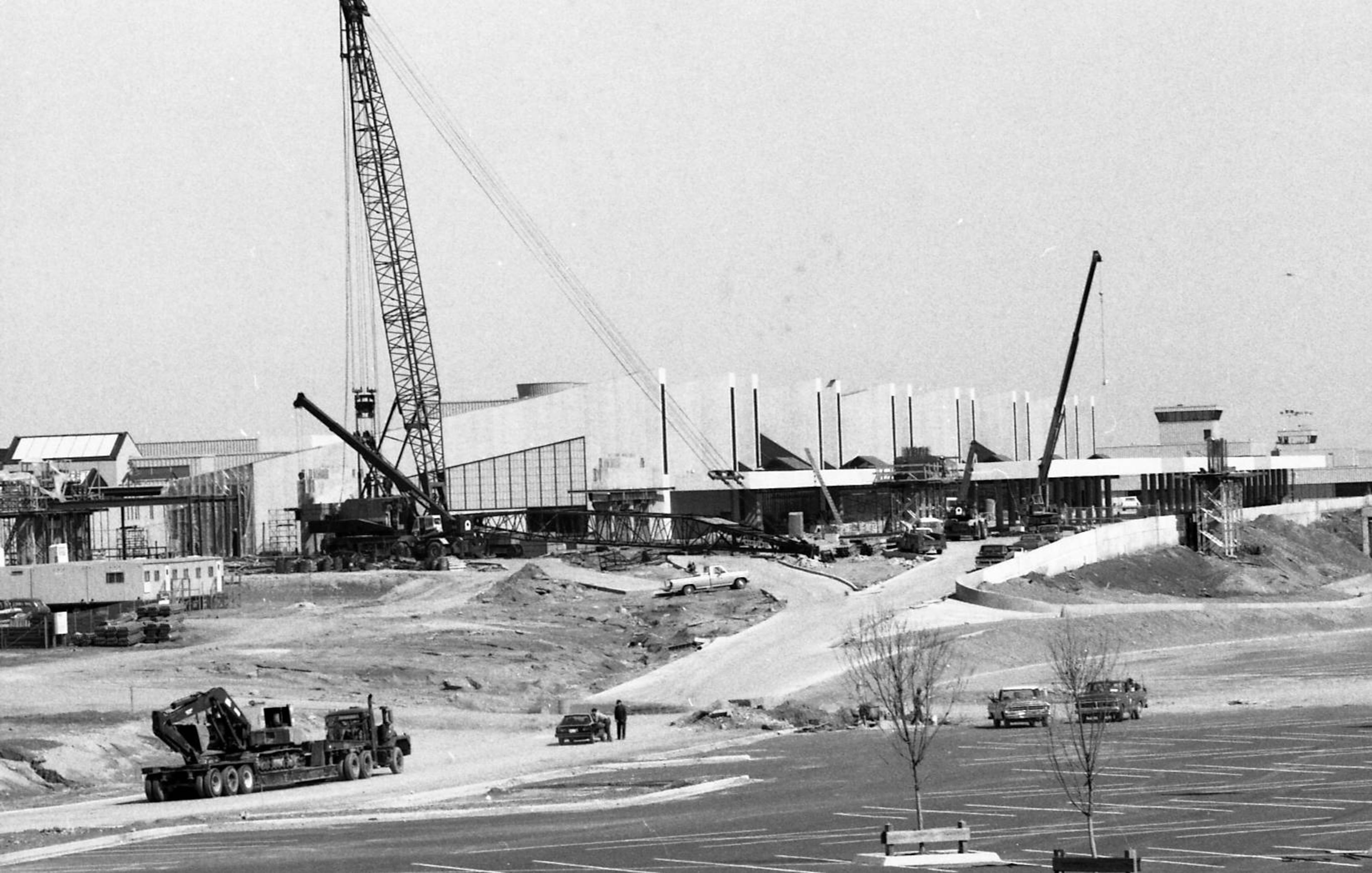 In the 1970s, it became clear that once again Atlanta needed to invest in airport expansion. Construction on the current midfield terminal started in 1977 and was the largest construction project in the South, costing $500 million. This 1980 photo shows the ongoing work of building the Hartsfield-Jackson domestic terminal that still is in operation.