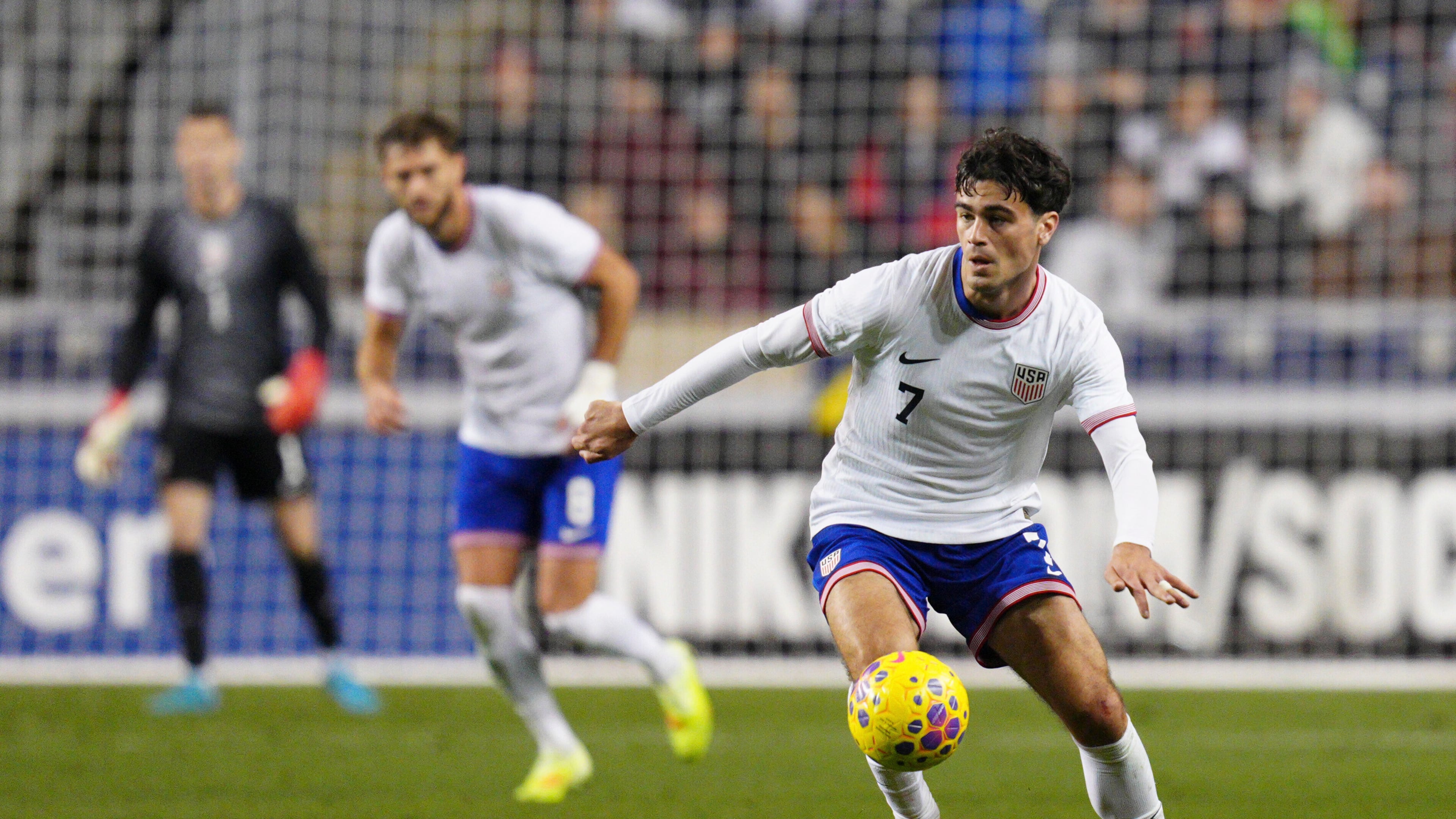 United States' Gio Reyna controls the ball during the second half of an international friendly soccer match against Paraguay, Saturday, Nov. 15, 2025, in Chester, Pa. (AP Photo/Derik Hamilton)