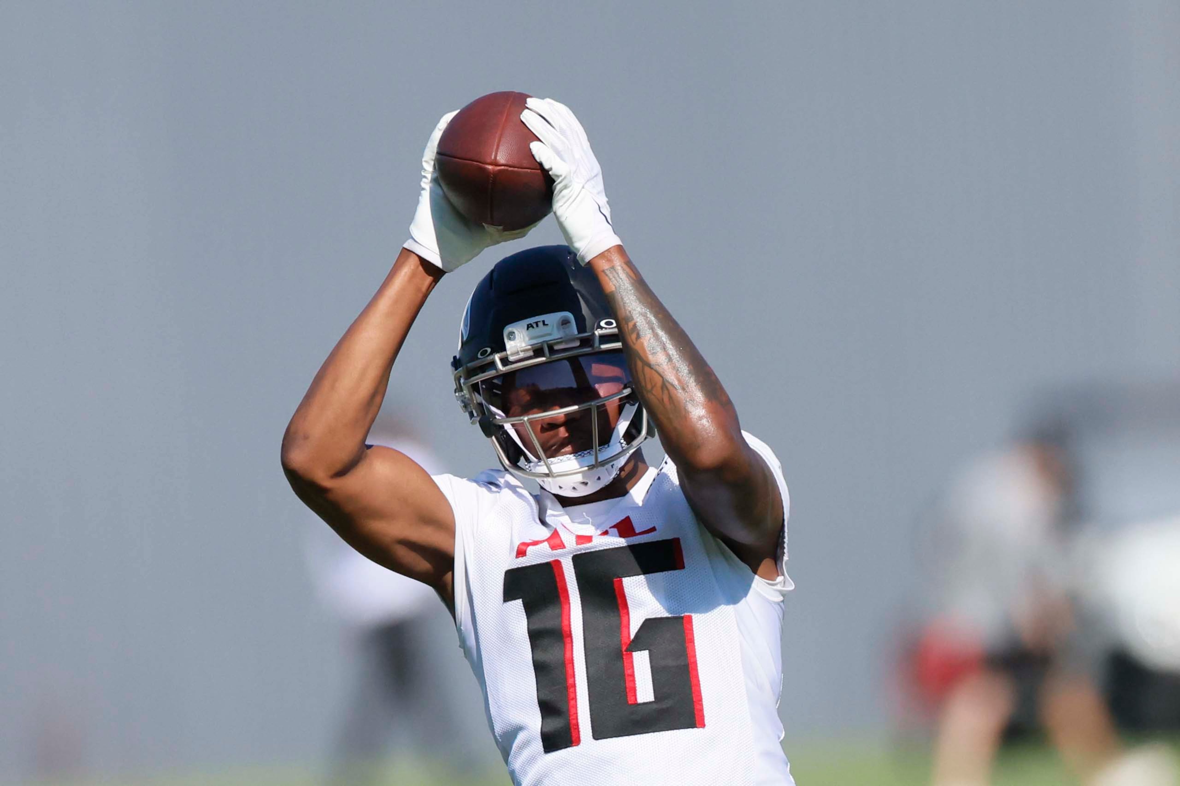 Atlanta Falcons wide receiver DJ Chark Jr. catches the ball during training camp at the Falcons Practice Facility on Sunday, July 27, 2025, in Flowery Branch, Ga. (Miguel Martinez/AJC)