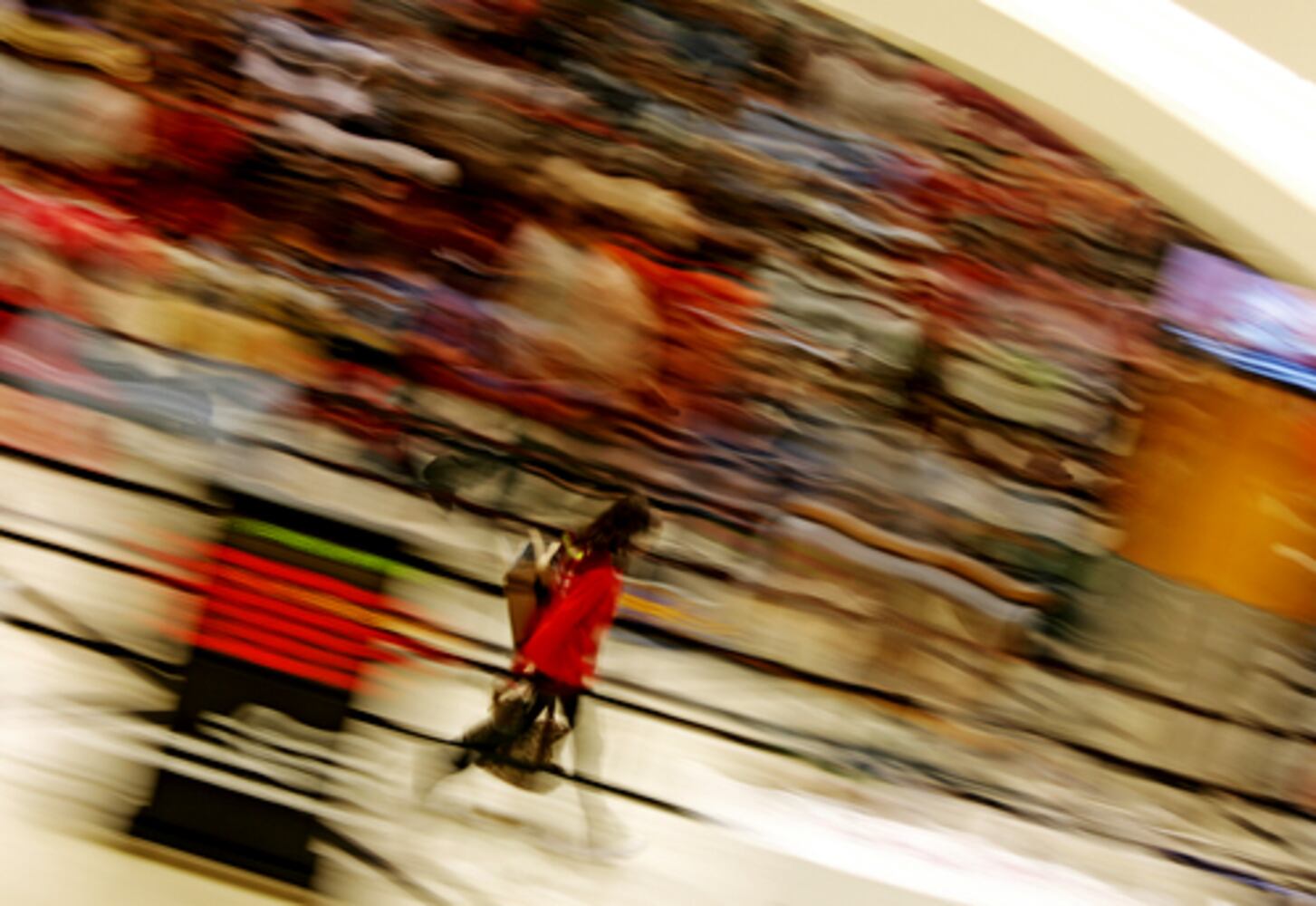 It's busy everywhere: Scenes from the nation's airports