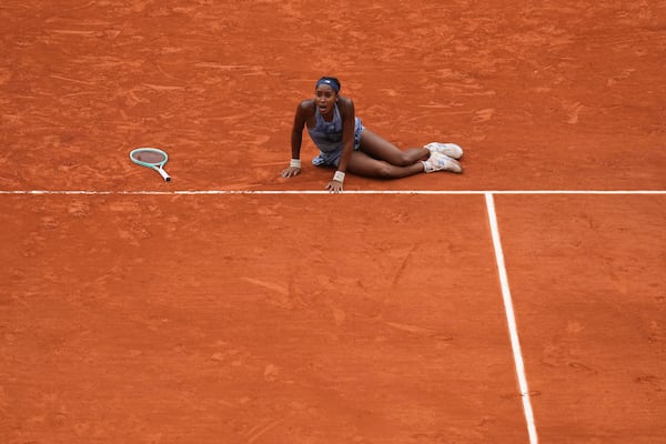 United States' Coco Gauff celebrates after winning the final match of the French Tennis Open at the Roland-Garros against Aryna Sabalenka of Belarus in Paris, Saturday, June 7, 2025. (AP Photo/Thibault Camus)