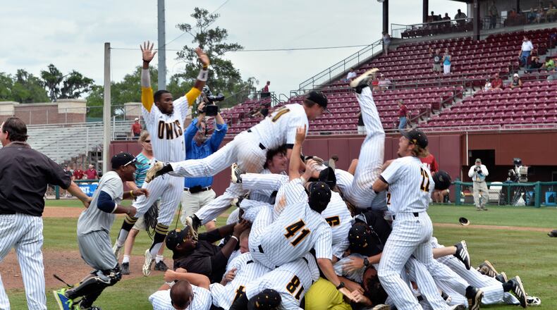 Kennesaw State becomes the first team in 21 years to win an NCAA Division I baseball regional in its debut.