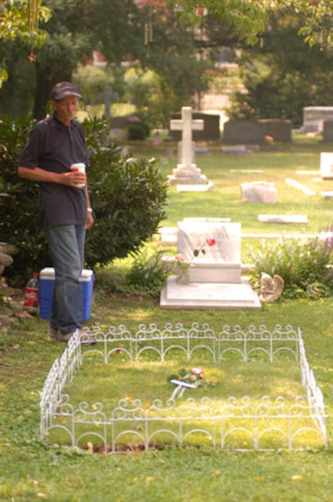 DNA clears Ramsey family in JonBenet murder