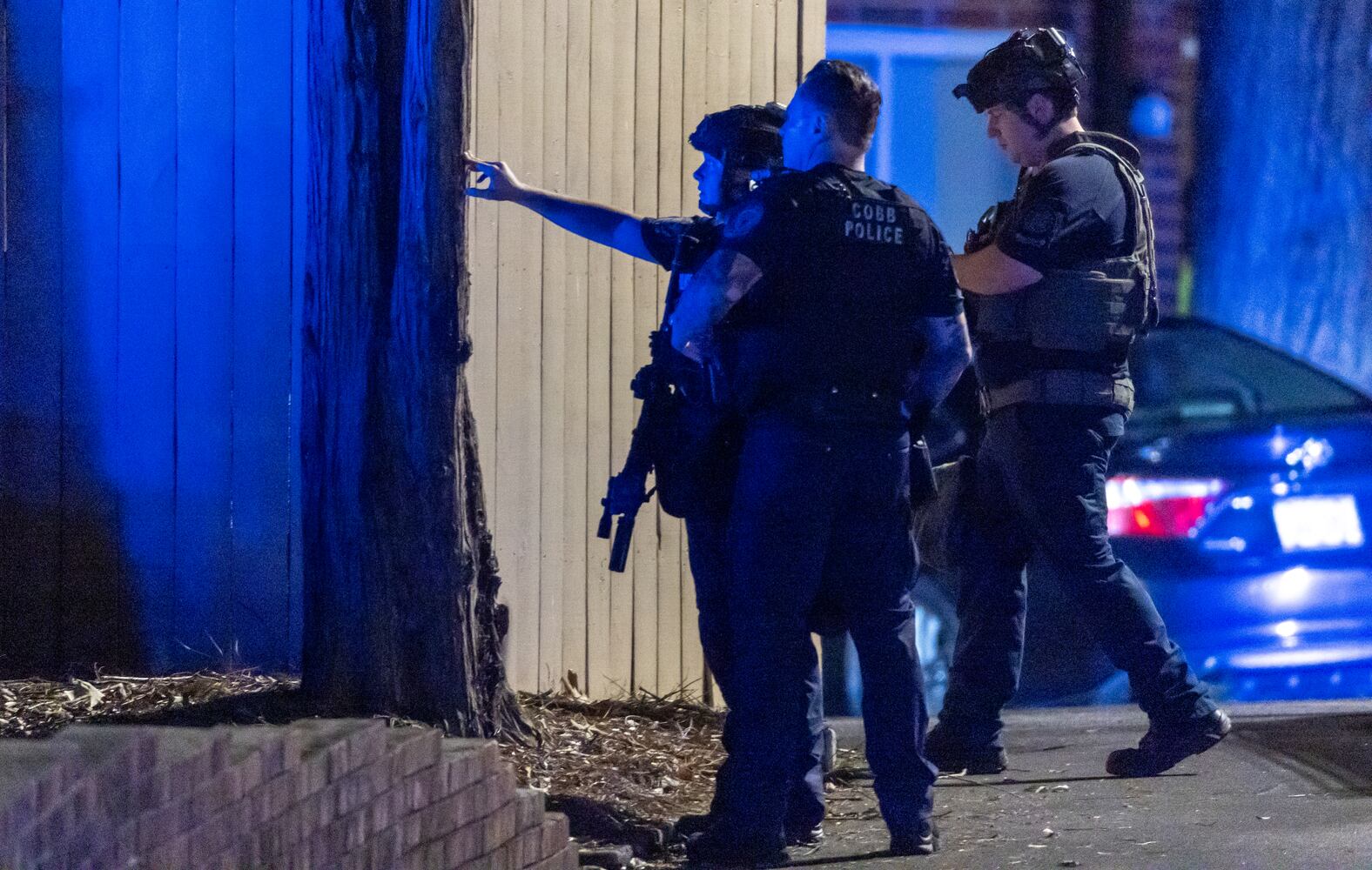 A man surrendered to Cobb County police after an hours-long SWAT operation Tuesday morning, Sept. 17, 2024 at the at the Belmont Crossing apartments located on Atlanta Road. Cobb County police told Channel 2 Action News they received a 911 call around 3:48 a.m. about shots fired at a person. Arriving SWAT teams gave multiple commands over a loud speaker for the man, who has not been identified, to come out of the apartment. The man exited the apartment around 9:50 a.m. (John Spink/AJC)