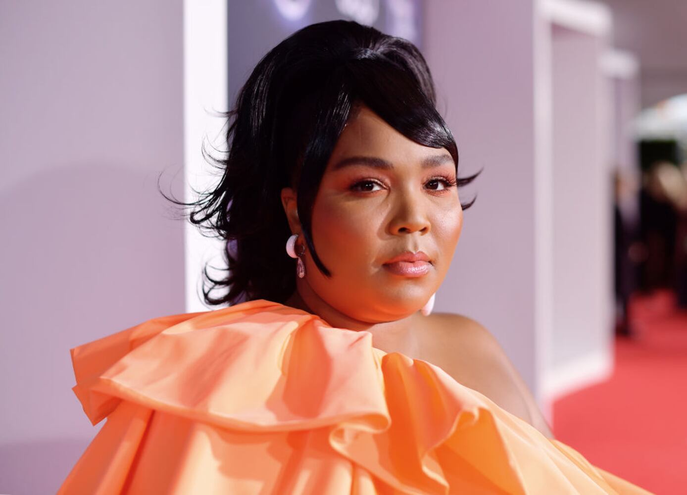 Photos: Taylor Swift stuns at 2019 American Music Awards red carpet