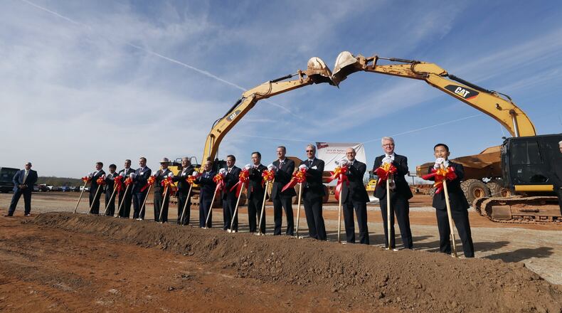 Gov. Brian Kemp at the groundbreaking for the $2.6 billion Korean electric vehicle battery plant. Bob Andres / bandres@ajc.com