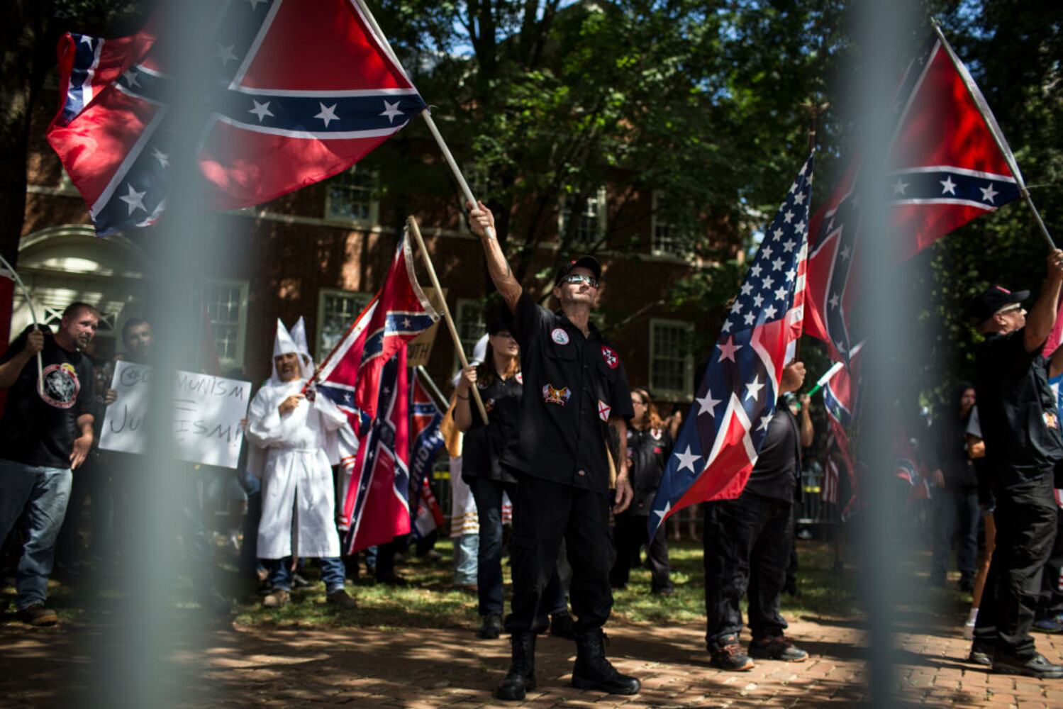 protesters clash with kkk at rally in charlottesville