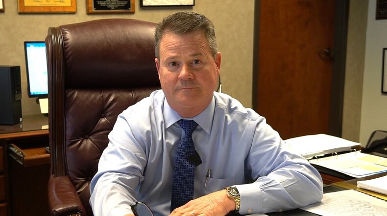 Cobb County manager Rob Hosack will retire April 1.