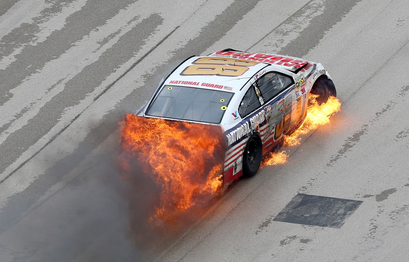 Earnhardt Jr. finishes last after crash