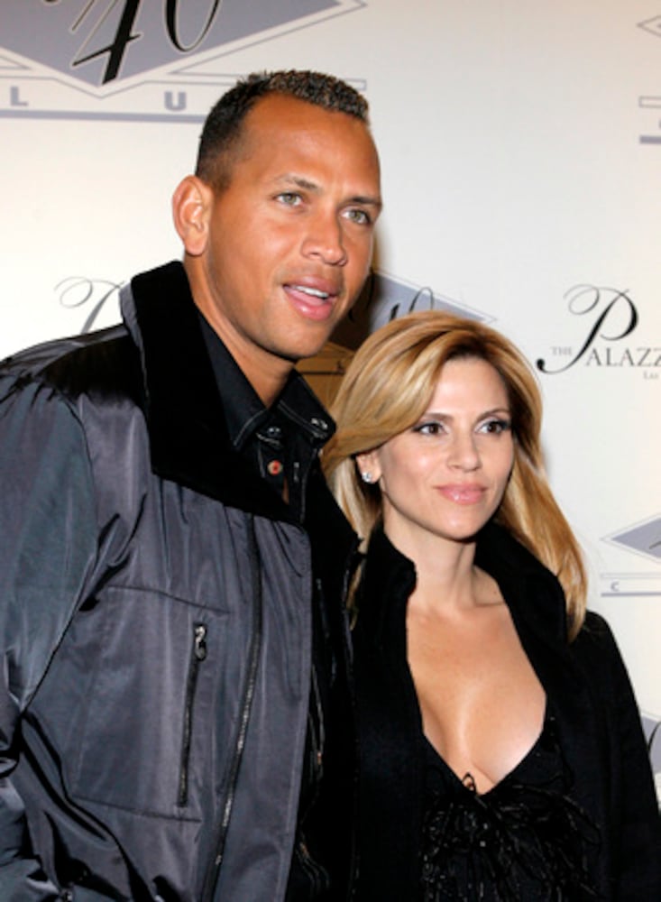 Jay-Z opens 40/40 Club in Las Vegas