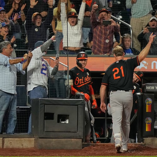 Baltimore Orioles' Pete Alonso, center, acknowledges the crowd after hitting a solo home run during the ninth inning of a baseball game against the New York Mets, Tuesday, Sept. 15, 2026, in New York. (AP Photo/Seth Wenig)