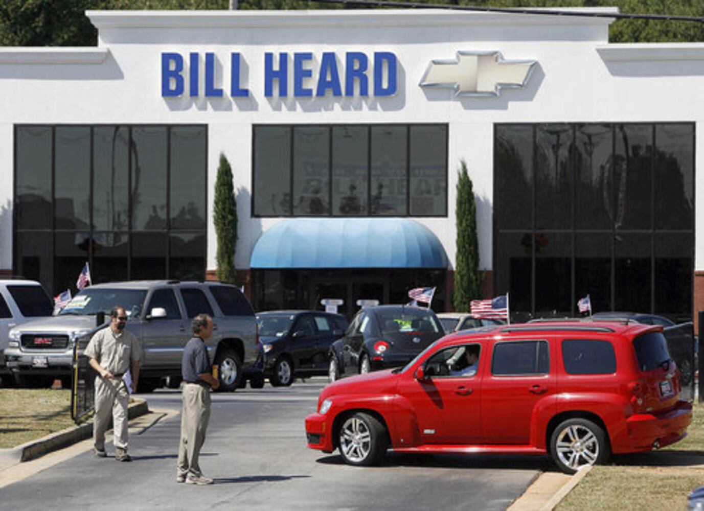 Bill Heard closes dealerships