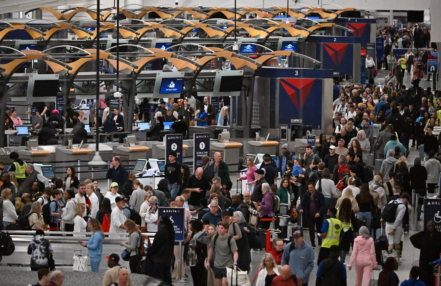 Saturday and weekend airport wait times