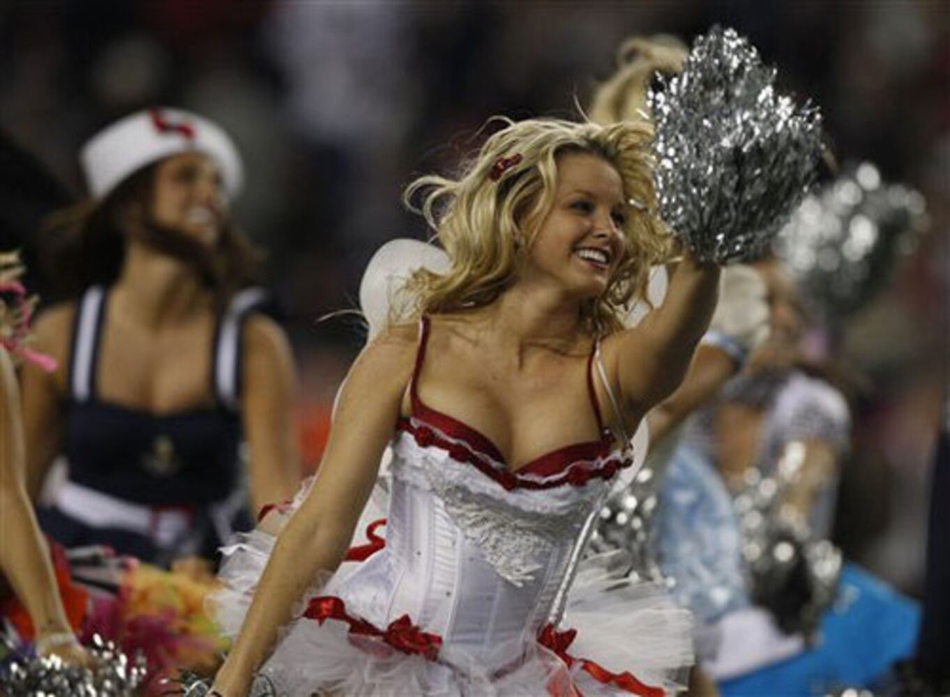 Halloween costume ideas from NFL cheerleaders