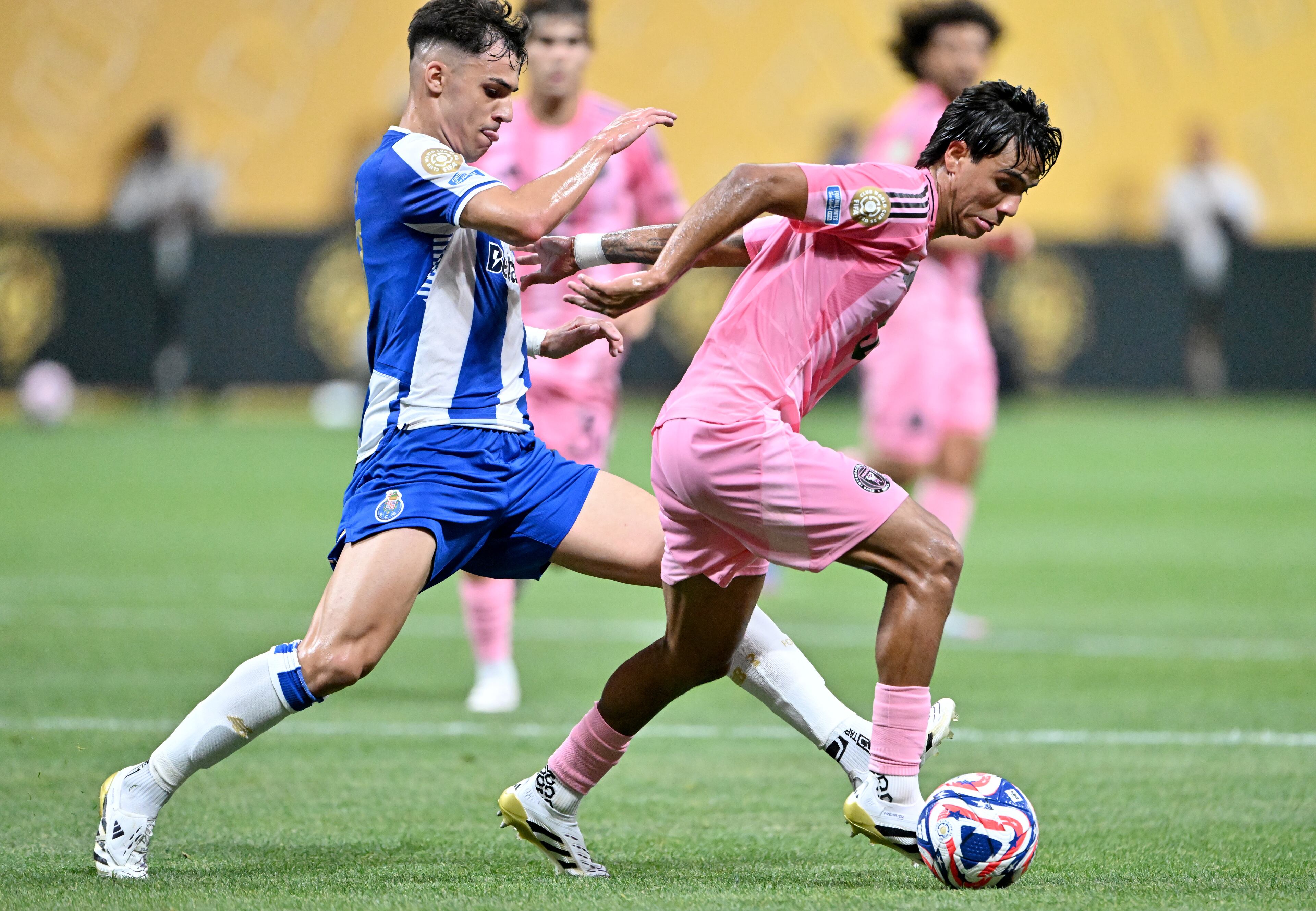 Inter Miami midfielder Telasco Segovia (right) works the ball past Porto’s Gabri Veiga during Club World Cup group A soccer match at Mercedes-Benz Stadium, Thursday, June 19, 2025, in Atlanta. Inter Miami won 2-1 over FC Porto. (Hyosub Shin / AJC)