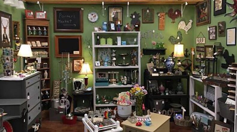 Black bear Antiques in Ellijay