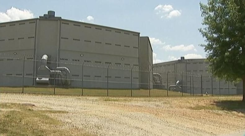 A 38-year-old Clayton County Jail detainee died Monday after he attempted to jump from the second floor of the lockup, struggled with detention officers who tried to stop him and was Tased, according to the Georgia Bureau of Investigation.