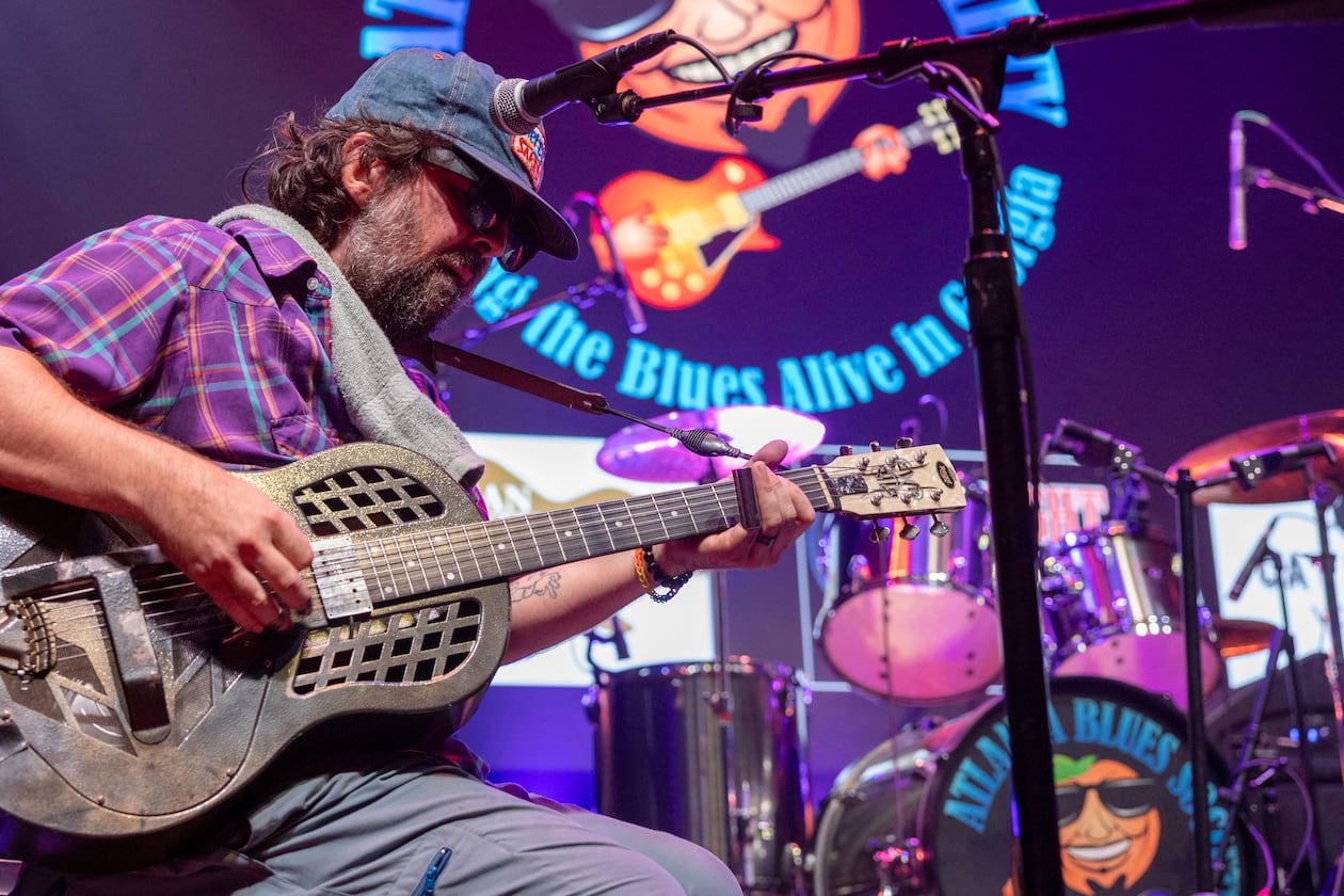 Singer-songwriter Scott Low gives a winning performance at the Atlanta Blues Challenge, one of the Atlanta Blues Society’s signature events. (Courtesy of Jesse Kolb)