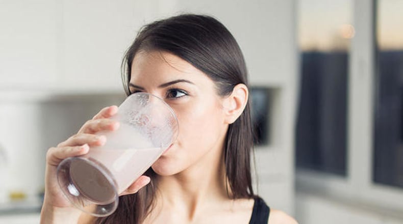 A pause for a glass of milk in the morning can enhance weight loss says Travis Stork, MD on RodaleWellness.com