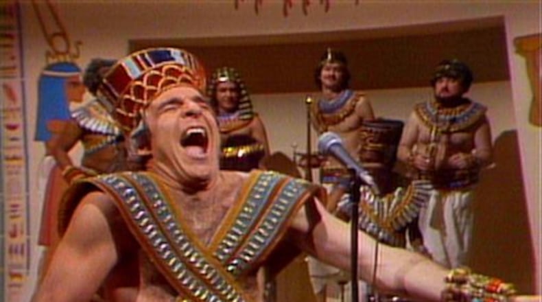 The Toot Uncommons back Steve Martin as he immortalizes the funny side of King Tut.