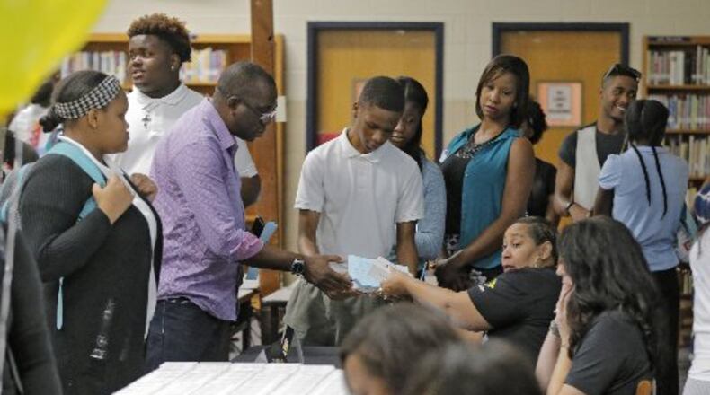 BOB ANDRES /BANDRES@AJC.COM