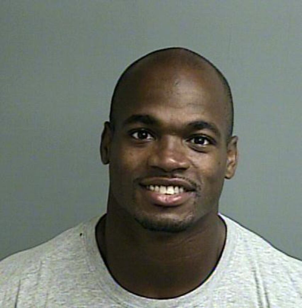 Vikings RB Adrian Peterson indicted for child abuse