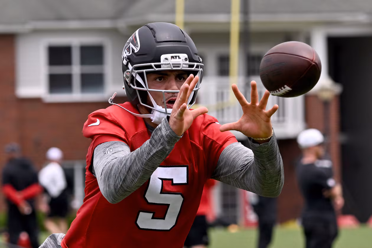 Atlanta Falcons wide receiver Drake London (5) runs a drill during an OTA workout at Atlanta Falcons Training Facility on Wednesday, May 27, 2026, in Flowery Branch. (Hyosub Shin/AJC)