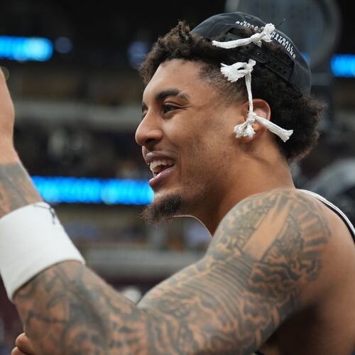 Michigan's Yaxel Lendeborg celebrates after defeating Tennessee in the Elite Eight of the NCAA college basketball tournament, Sunday, March 29, 2026, in Chicago. (AP Photo/Erin Hooley)