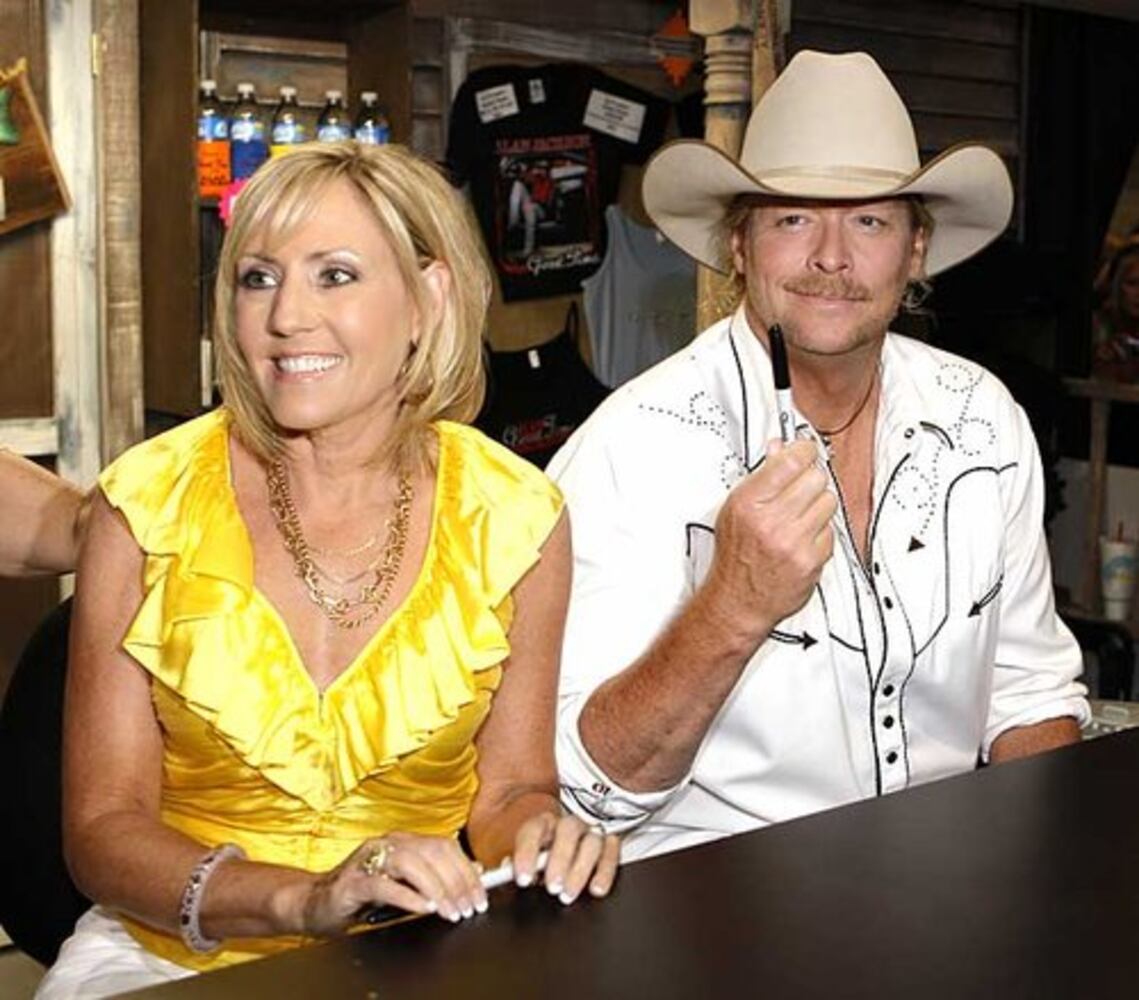 Mindy McCready kicks off CMA Festival