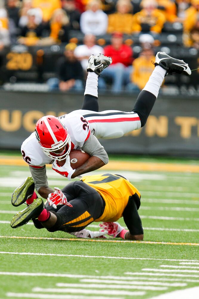 Bulldogs cruise to 34-0 win